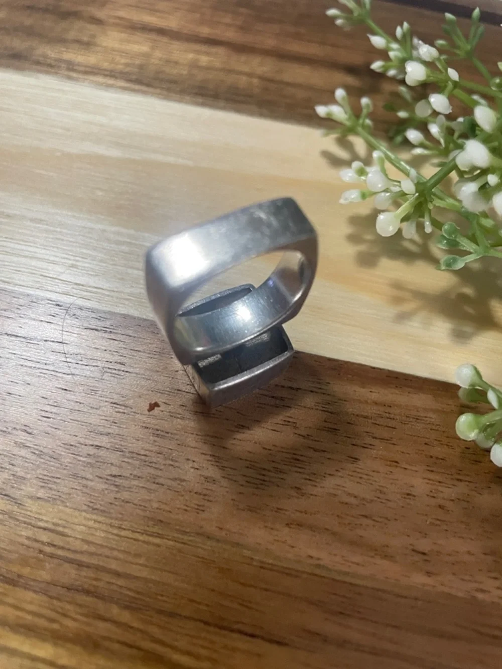 Silver Ring with Dark Blue Inlay - Electronics Wearables Accessory